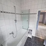 Ruhiges Juwel: Frisch Renoviert 100 Qm 아파트