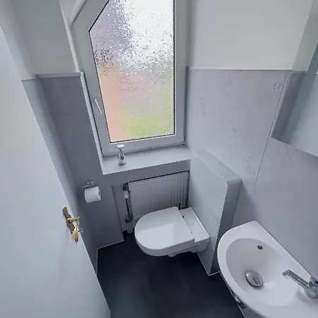 Ruhiges Juwel: Frisch Renoviert 100 Qm