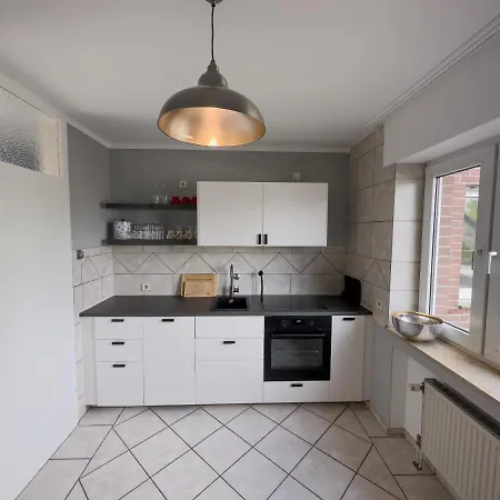 Ruhiges Juwel: Frisch Renoviert 100 Qm 아파트 줄리흐