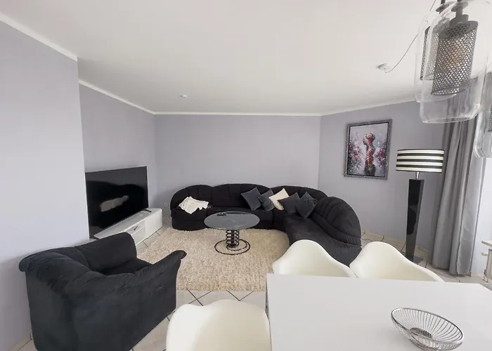 Ruhiges Juwel: Frisch Renoviert 100 Qm Lejlighed *