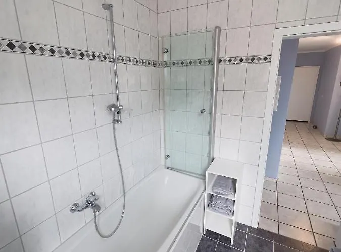 Ruhiges Juwel: Frisch Renoviert 100 Qm Lejlighed