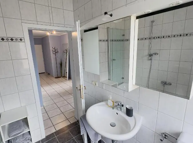 Ruhiges Juwel: Frisch Renoviert 100 Qm Jülich